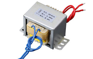 色撸撸成人影院是用电磁感应原理工作的，变压器有两组线圈。初级线圈和次级线圈。次级线圈在初级线圈外边。当初级线圈通上交流电时，变压器铁芯产生交变磁场，次级线圈就产生感应电动势。变压器的线圈的匝数比等于电压比。例如：初级线圈是500匝，次级线圈是250匝，初级通上220V交流电，次级电压就是110V。那如何识别色撸撸成人影院好坏？