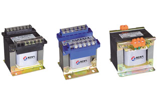 买东西相信大家都会的，但是要买的物有所值这可就不简单了。比如选购变压器，很多人都不知道怎么选够才能不吃亏上当，这是很多买家面临的问题。变压器有很多种，应该选择什么样的变压器？今天撸撸片在线电气就来说说选购变压器的注意事项。